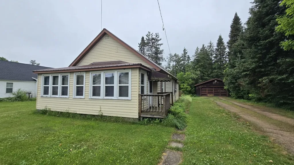 613 Lake Street White Lake WI 54491