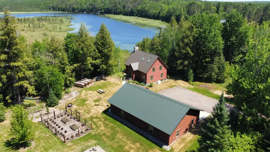 670 Mcguire Road Elcho WI 54428