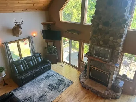 670 Mcguire Road Elcho WI 54428