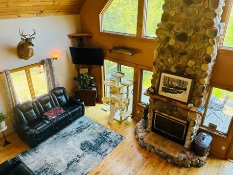 670 Mcguire Road Elcho WI 54428