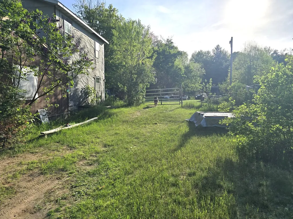 N12021 Oakwood Lane Athelstane WI 54104
