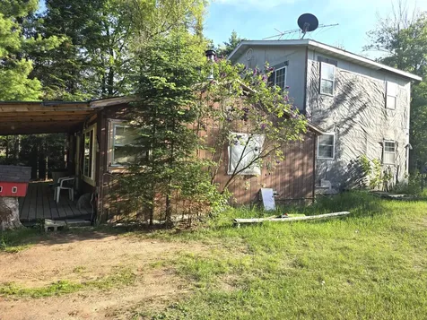 N12021 Oakwood Lane Athelstane WI 54104