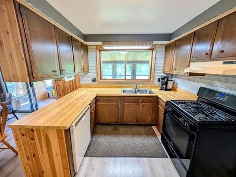 N11068 Pine Tree Lane Phillips WI 54555