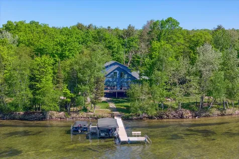 2913 Long Point Conover WI 54519