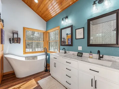 8250 Maplewood Lane Eagle River WI 54521