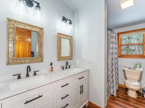 8250 Maplewood Lane Eagle River WI 54521