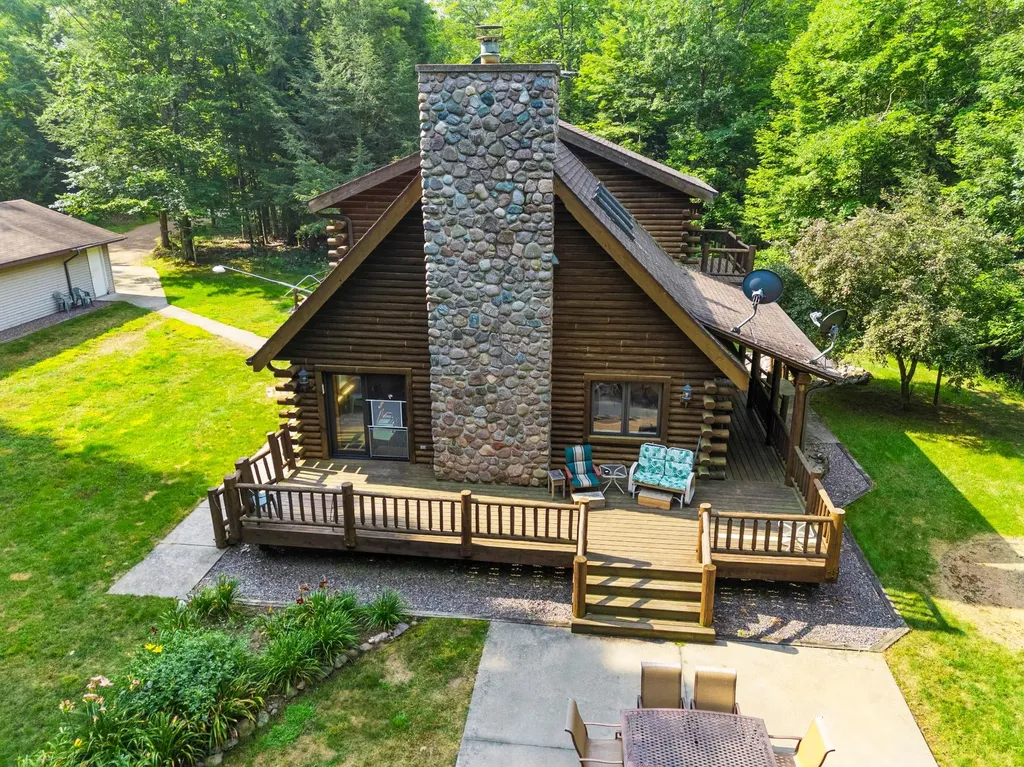 15789 Hickory Lane Mountain WI 54149