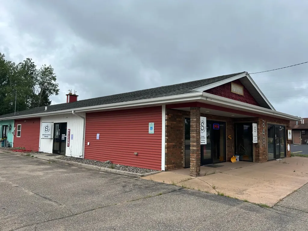 330/348 Pine Street W Eagle River WI 54521