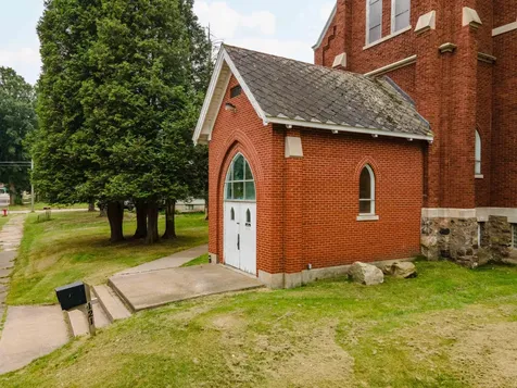 121 5th Avenue N Iron River MI 49935