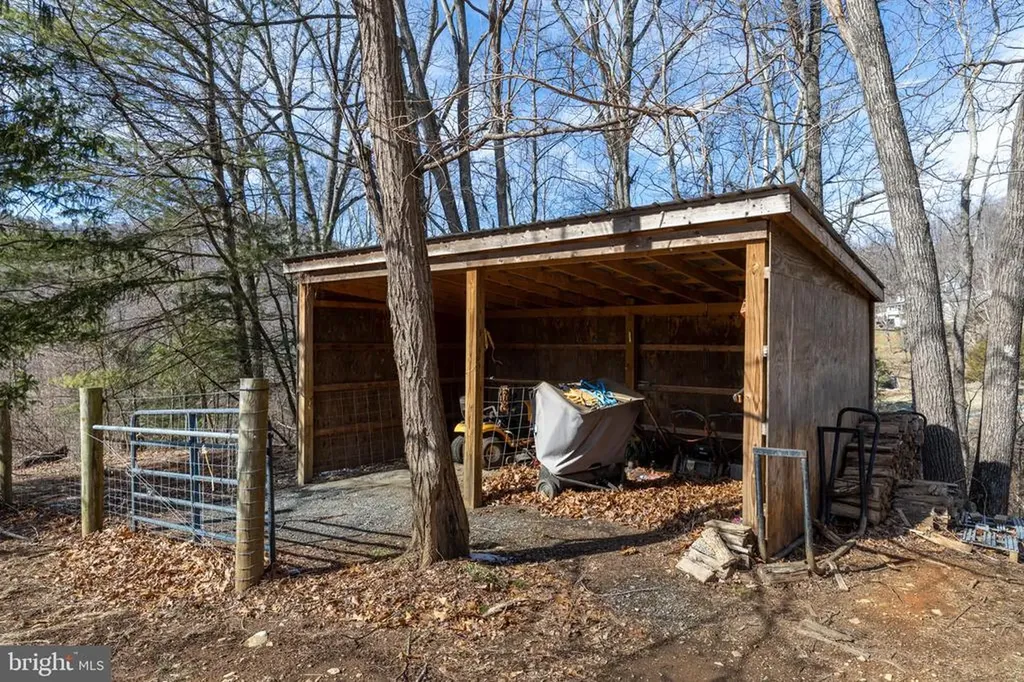 165 Brokenback Mountain Road Free Union VA 22940