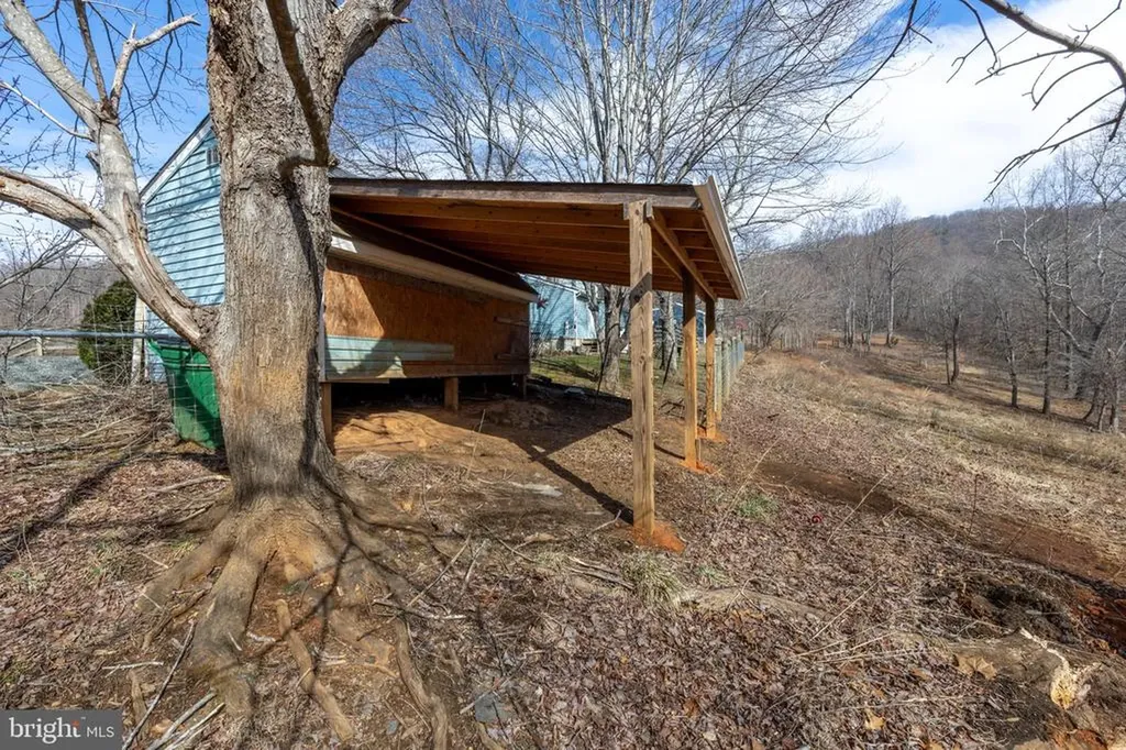 165 Brokenback Mountain Road Free Union VA 22940