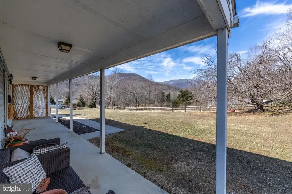 165 Brokenback Mountain Road Free Union VA 22940