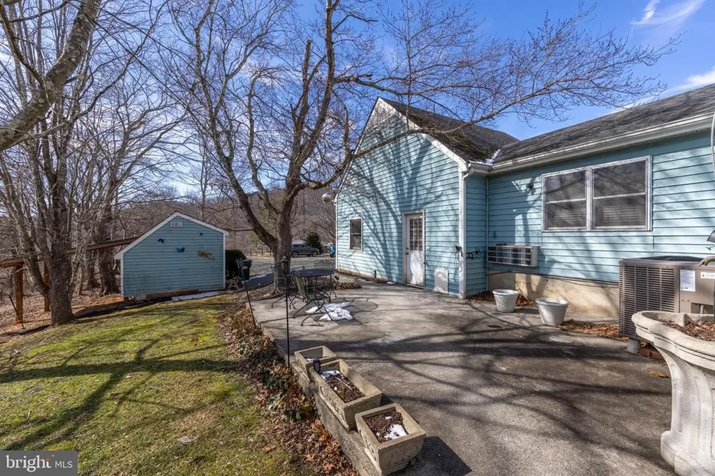 165 Brokenback Mountain Road Free Union VA 22940