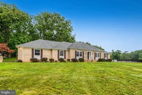7961 Leeds Manor Road Marshall VA 20115