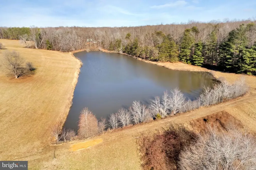 495 Deepwood Farm Drive Scottsville VA 24590