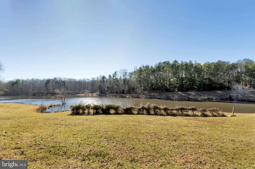 495 Deepwood Farm Drive Scottsville VA 24590