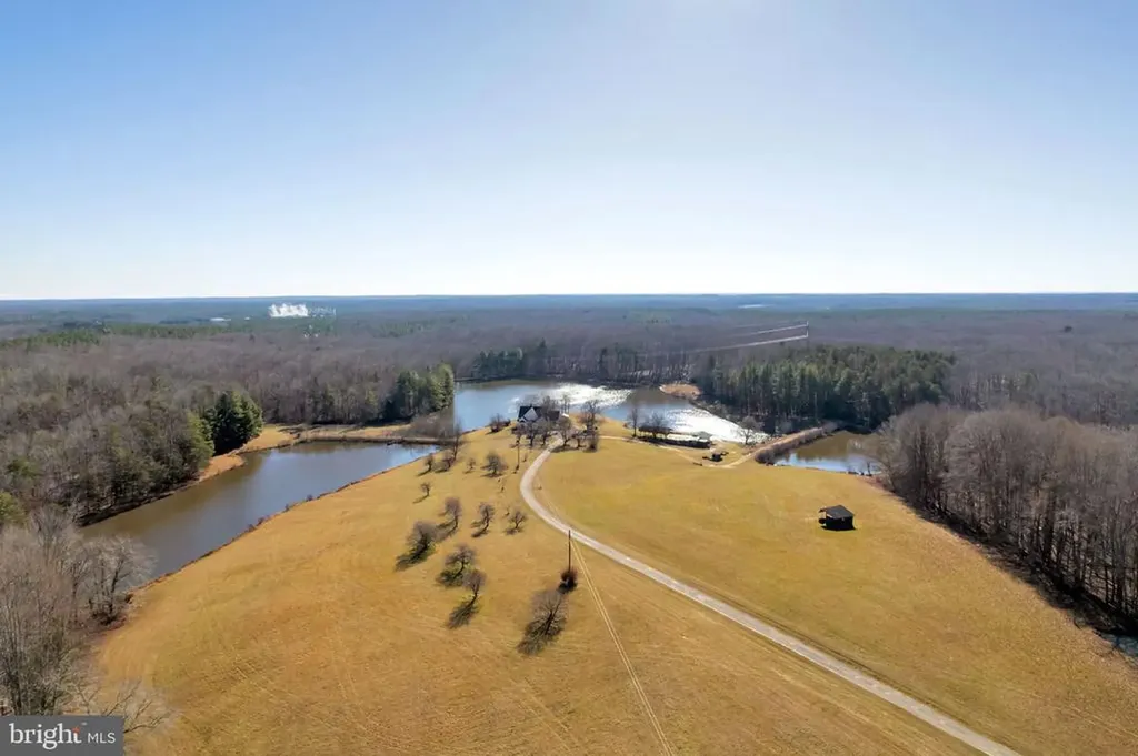 495 Deepwood Farm Drive Scottsville VA 24590