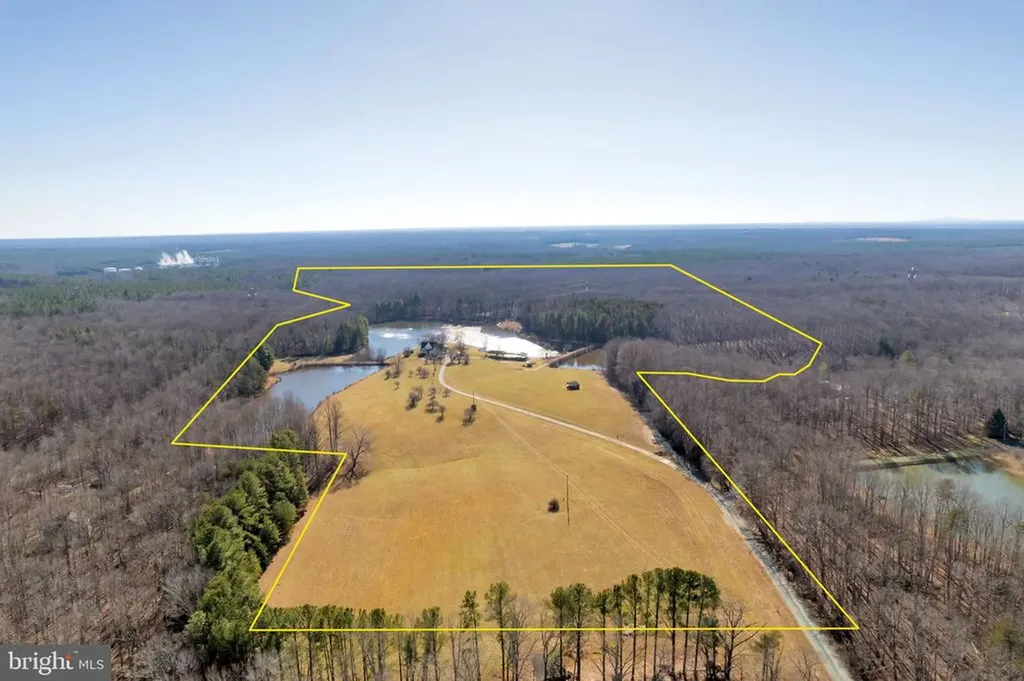 495 Deepwood Farm Drive Scottsville VA 24590