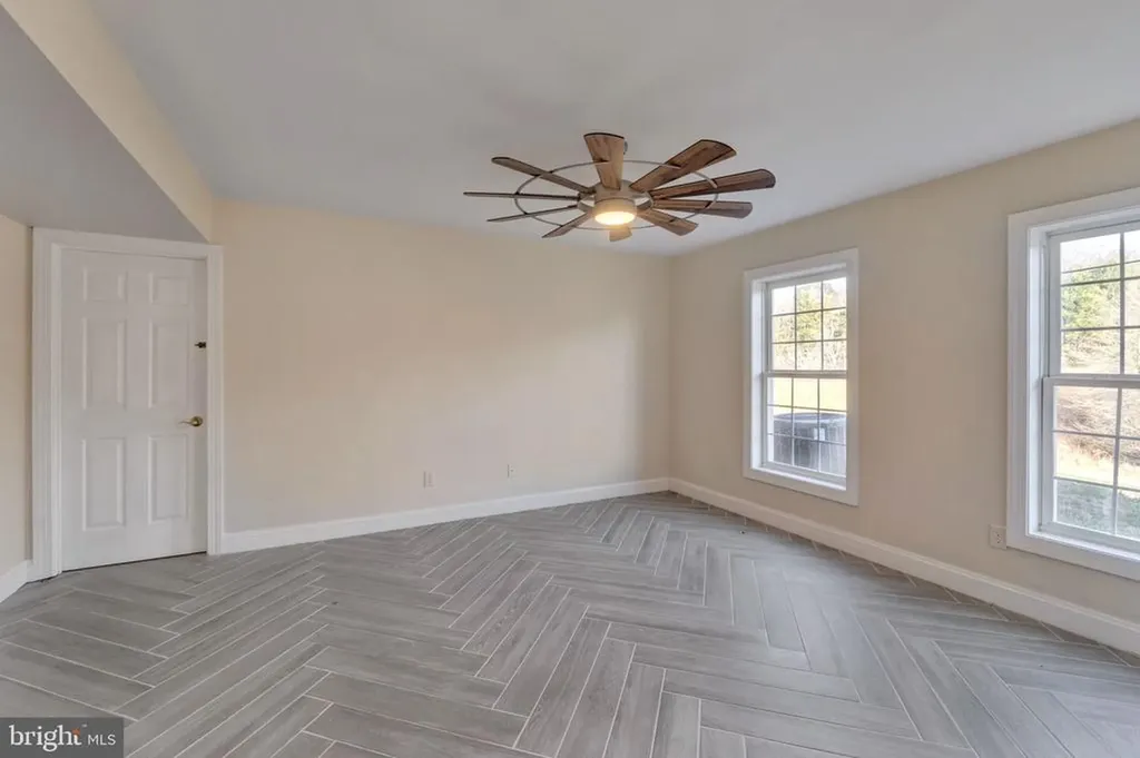 495 Deepwood Farm Drive Scottsville VA 24590