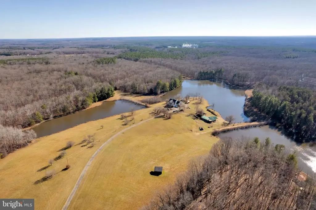 495 Deepwood Farm Drive Scottsville VA 24590