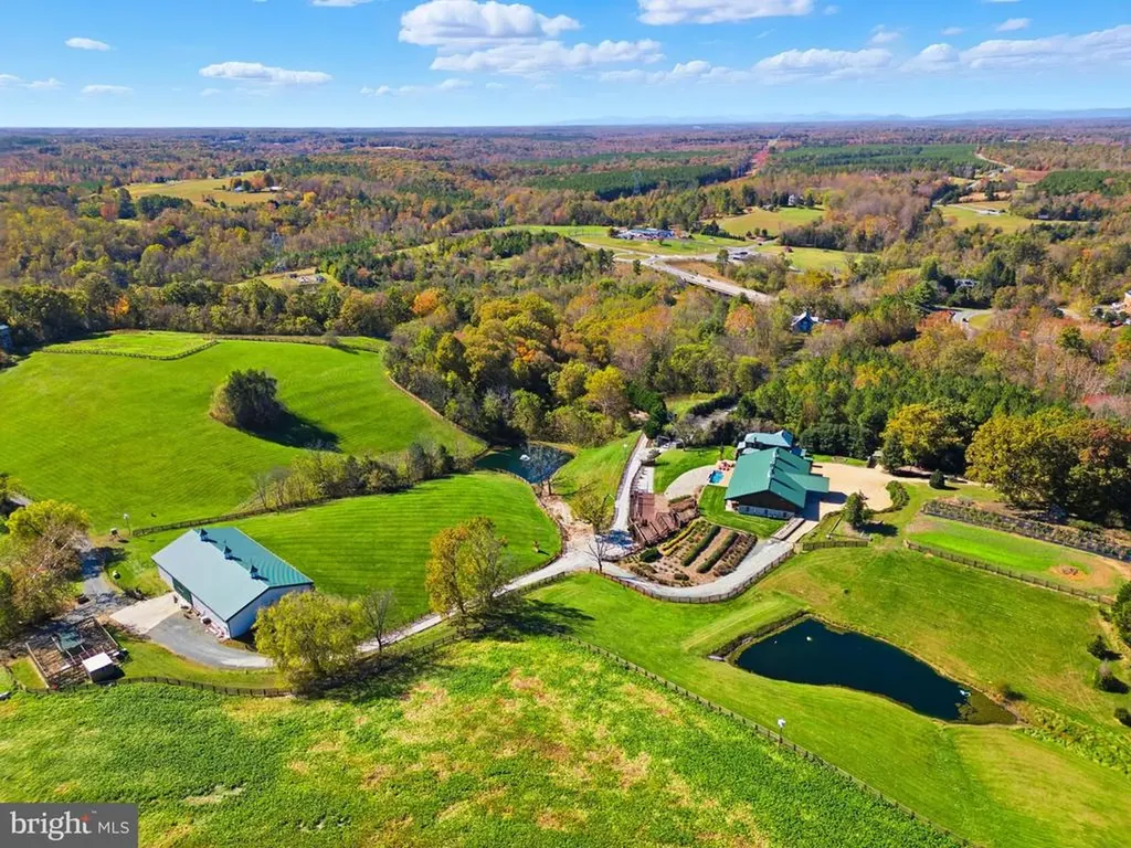 240 Stoneleigh Road Palmyra VA 22963