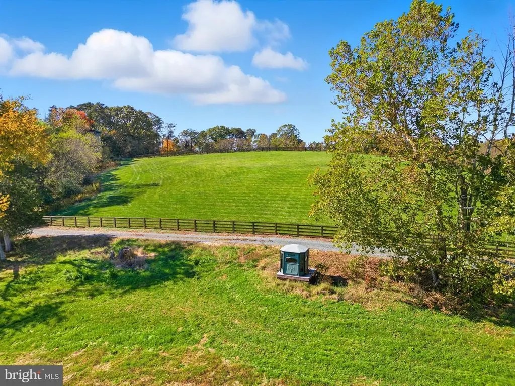 240 Stoneleigh Road Palmyra VA 22963