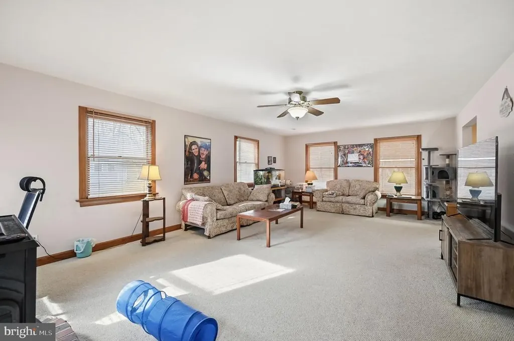 25 Woodlawn Drive Palmyra VA 22963