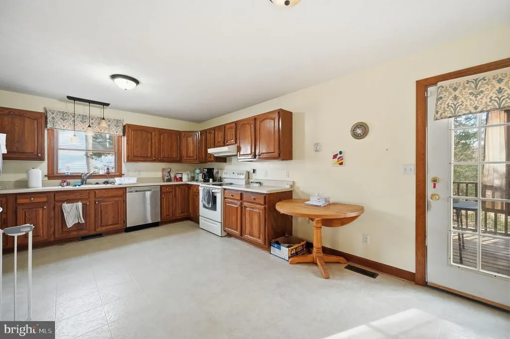 25 Woodlawn Drive Palmyra VA 22963