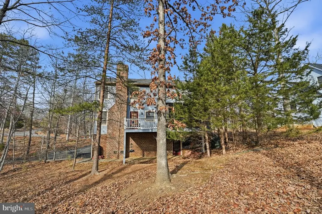 25 Woodlawn Drive Palmyra VA 22963