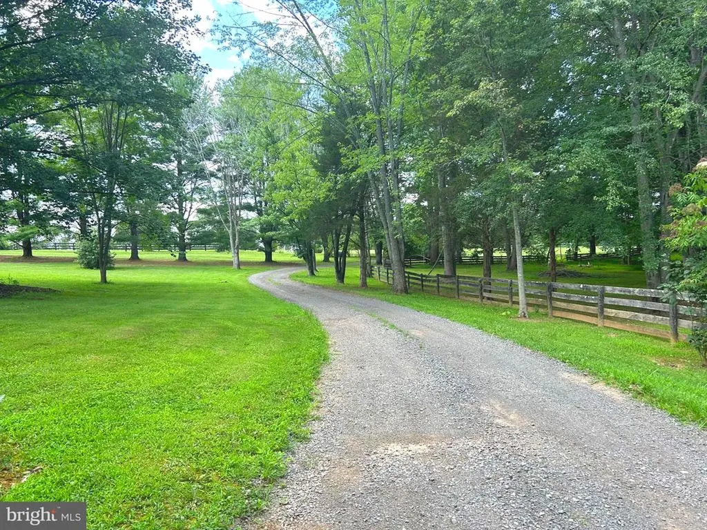 13078 Breezy Knoll Lane Amissville VA 20106
