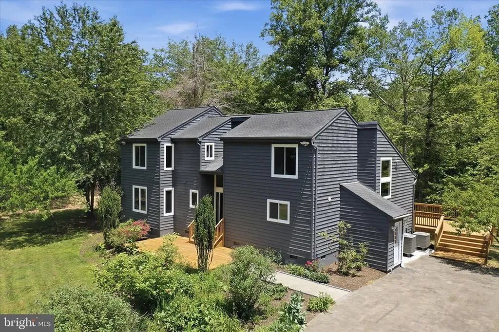 2391 Holly Springs Road Amissville VA 20106