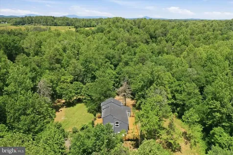2391 Holly Springs Road Amissville VA 20106