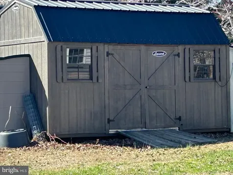 1300 Clatterbuck Lane Amissville VA 20106