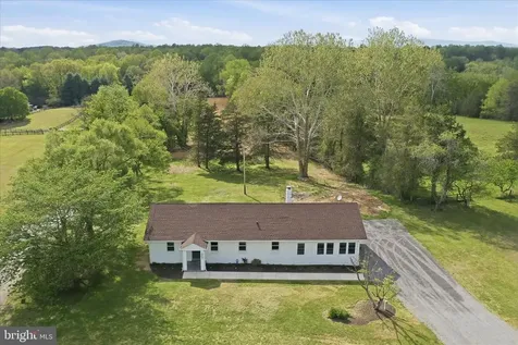2502 Holly Springs Amissville VA 20106