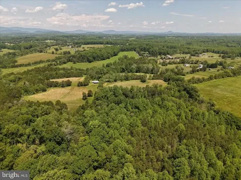 4266 Indian Run Road Amissville VA 20106