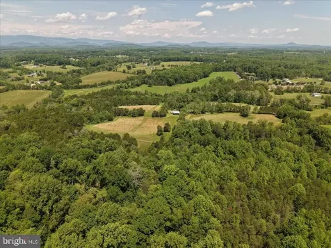 4266 Indian Run Road Amissville VA 20106