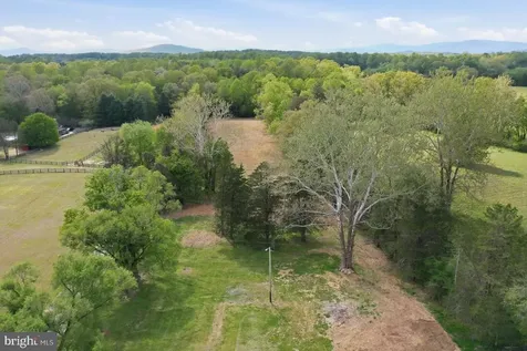 2502 Holly Springs Drive Amissville VA 20106