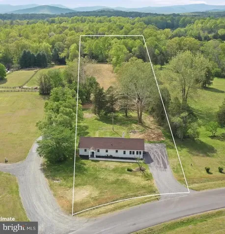 2502 Holly Springs Drive Amissville VA 20106