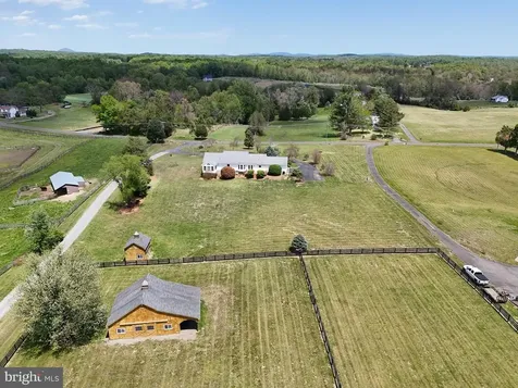 5265 Bear Hollow Lane Amissville VA 20106