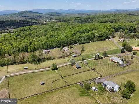 5265 Bear Hollow Lane Amissville VA 20106