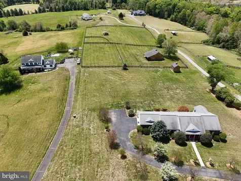 5265 Bear Hollow Lane Amissville VA 20106