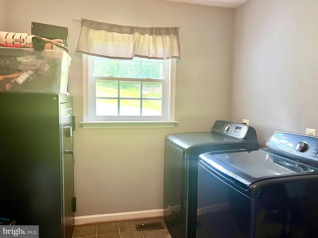 17034 Lee Highway Amissville VA 20106