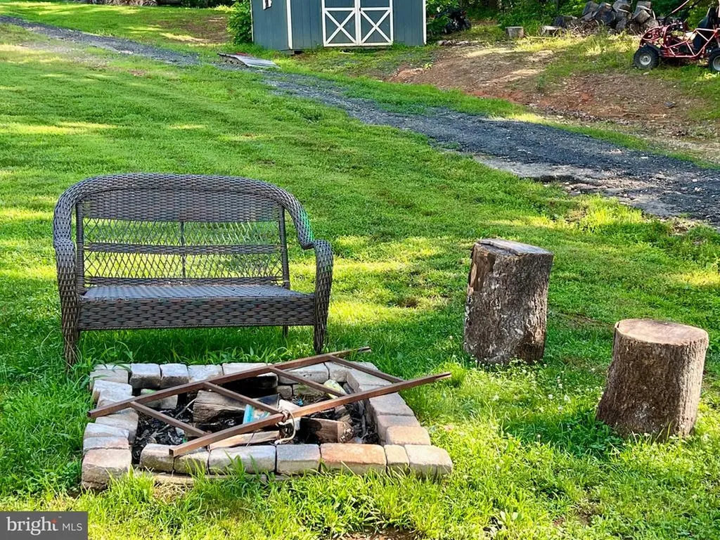 17034 Lee Highway Amissville VA 20106