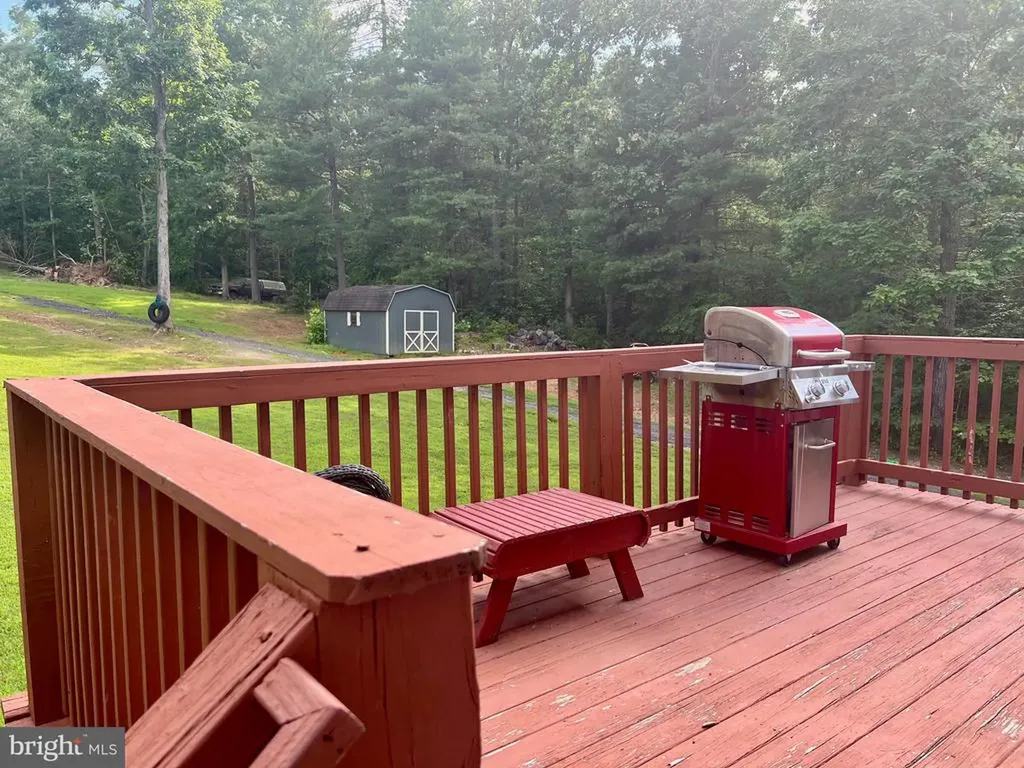 17034 Lee Highway Amissville VA 20106