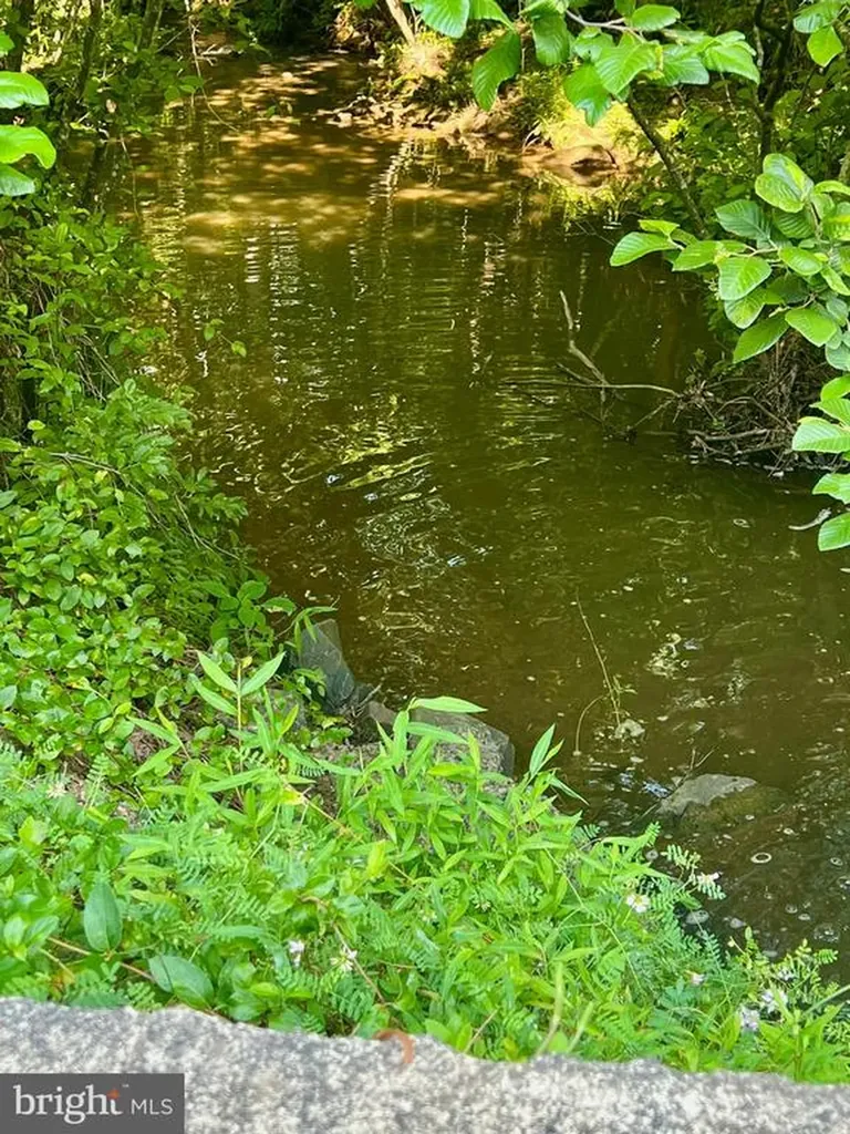 17034 Lee Highway Amissville VA 20106