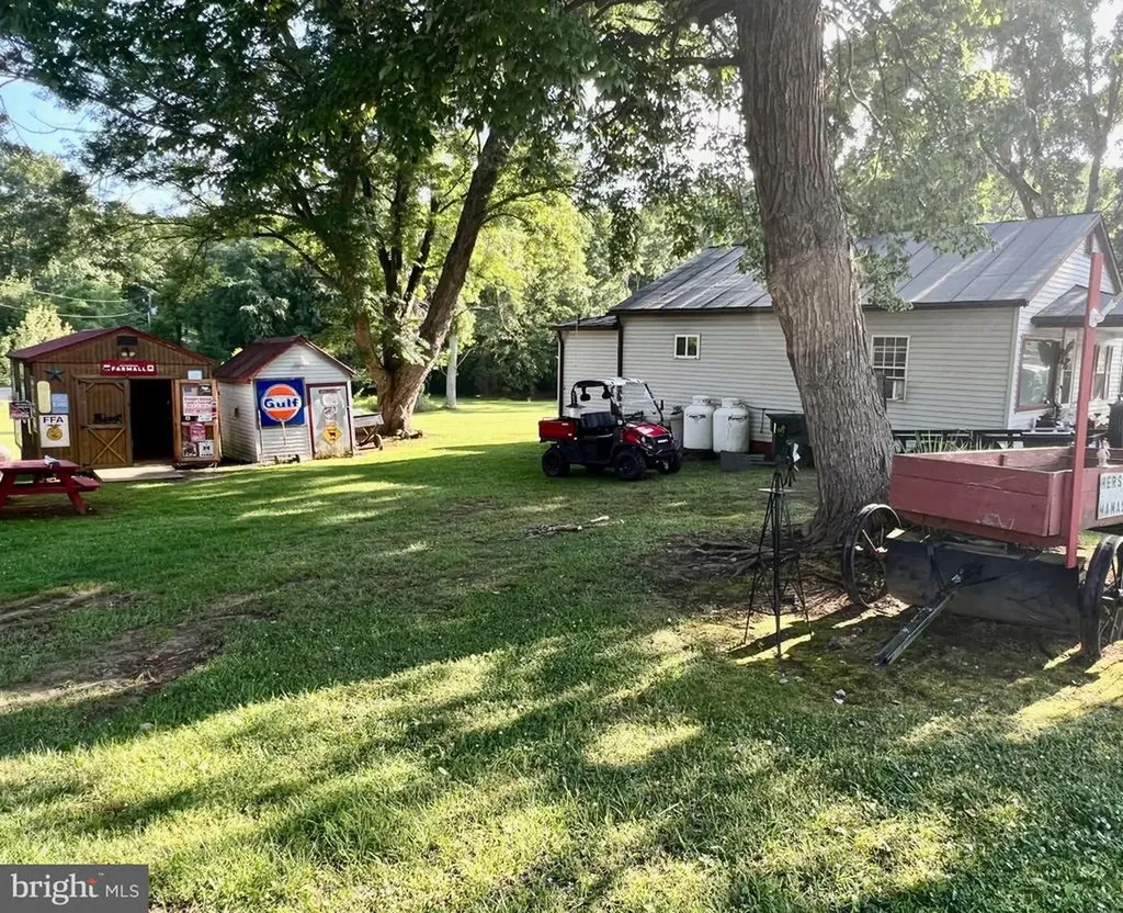 17034 Lee Highway Amissville VA 20106