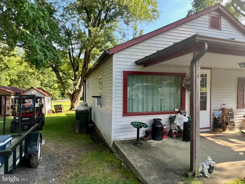 17034 Lee Highway Amissville VA 20106