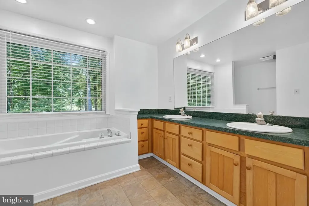 4145 Running Quail Trail Trail Amissville VA 20106