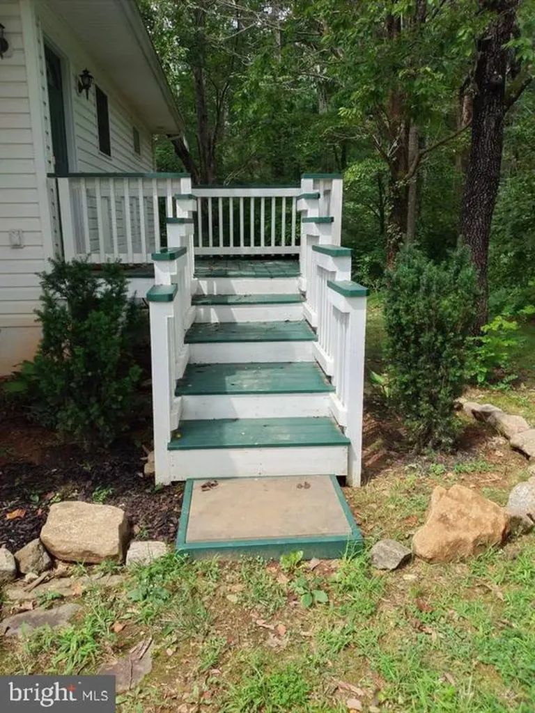 33 Circle Road E Madison VA 22727