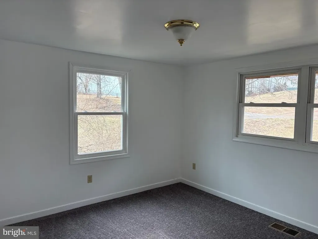 85 Elementary Acres Madison VA 22727